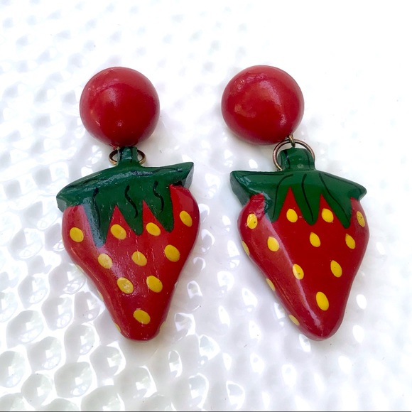 Vintage Jewelry - Vintage 80’s wooden strawberry fruit chunky dangle novelty earrings